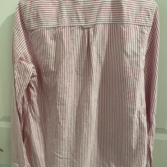 G.H BASS and company button down woman’s  shirt. - Picture 5 of 9